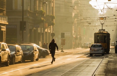 Cum alegi intre transportul in comun si o masina inchiriata?