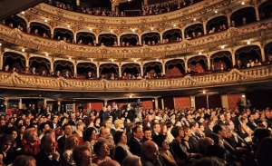 Saptamani de teatru in mijloacele de transport in comun la Cluj